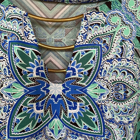 Roz & Ali Lightweight Summer Blouse. Very cool metal neck detail. Plus Size 2X - Picture 3 of 11